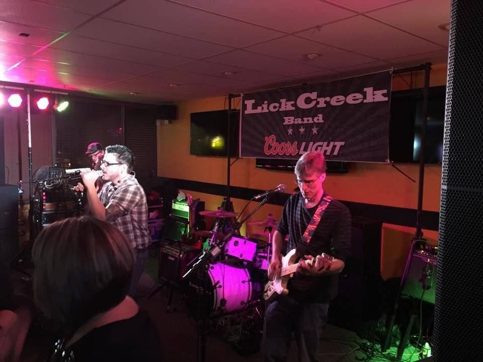 A band playing at Mowie's