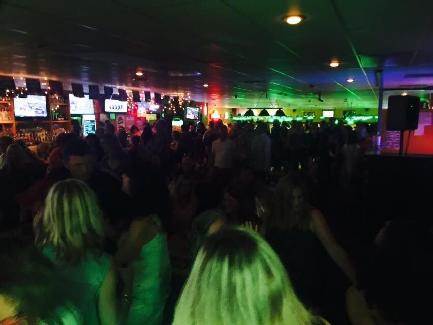 A packed night at Mowie's Cue